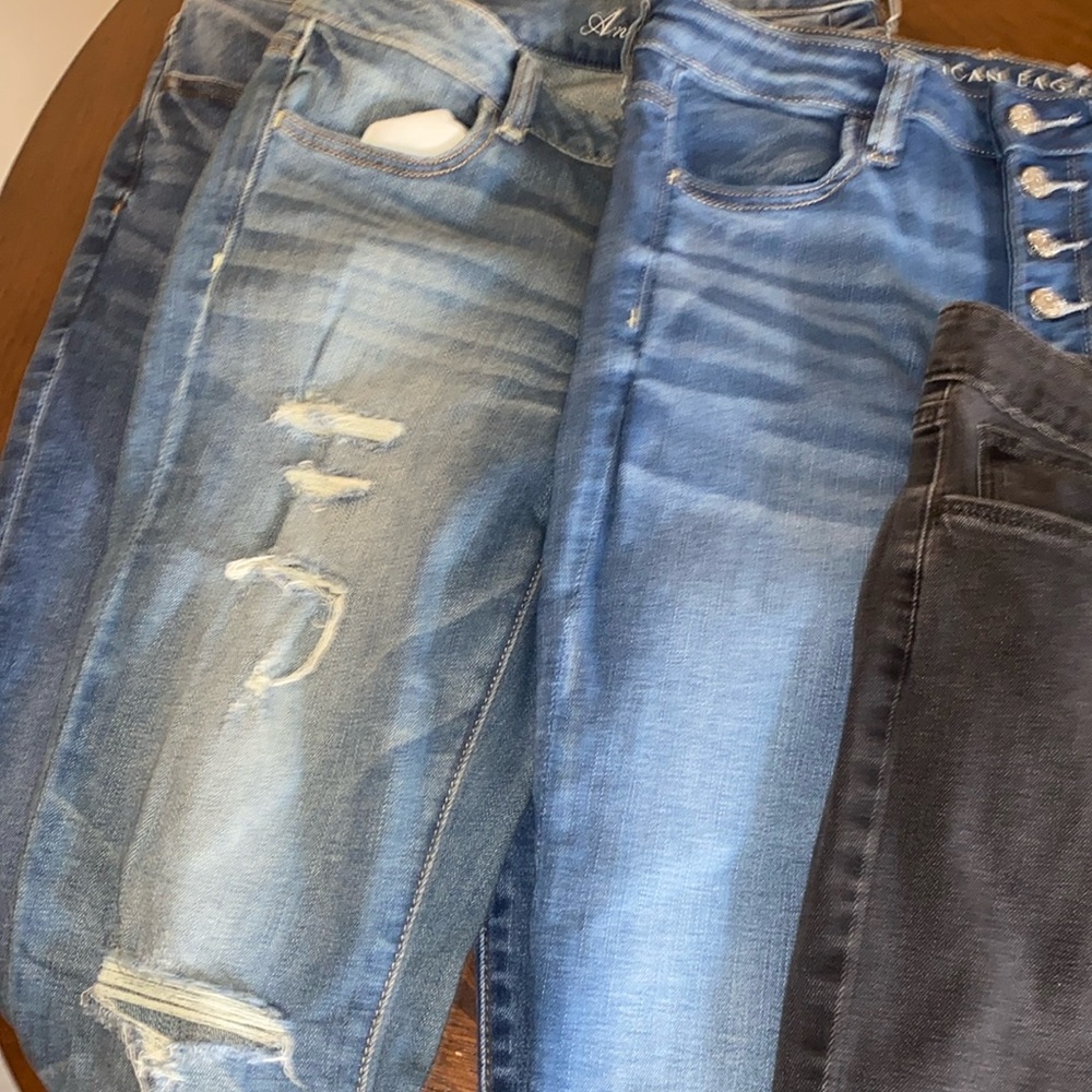 American Eagle 3 pairs, 1 pair of Levi’s.. Jeans bundle